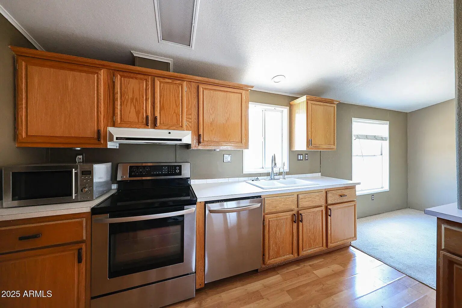 Building Photo - 118 W Leann Ln