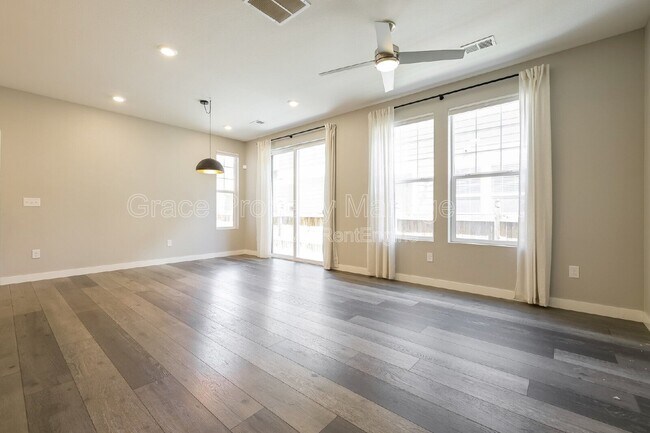 Building Photo - 7584 S Winnipeg Ct