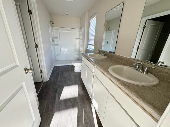 Building Photo - 141 Bud Dr