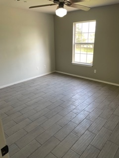 Building Photo - 207 W Parks St