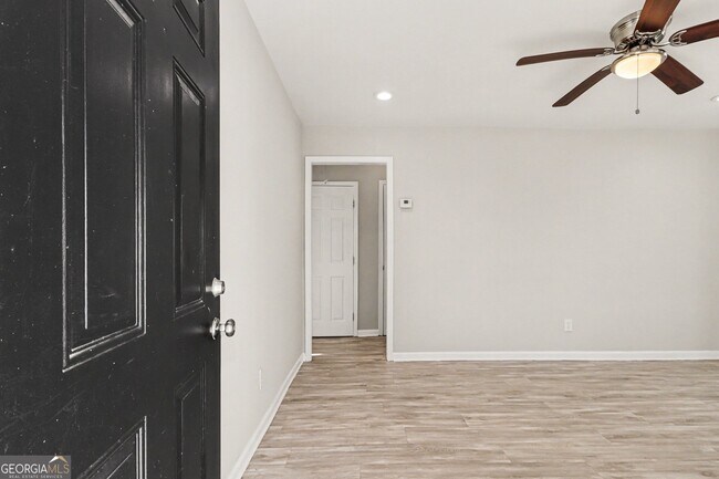 Building Photo - 2117 Blayton Ln SE