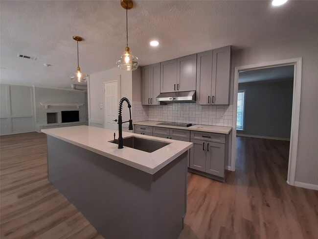 Building Photo - 5310 Glenmere Ln