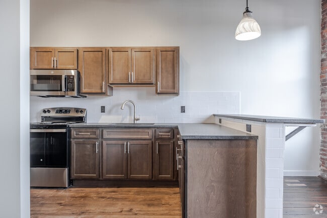 Apt J - Kitchen - 424 Main Street Luxury Apartments