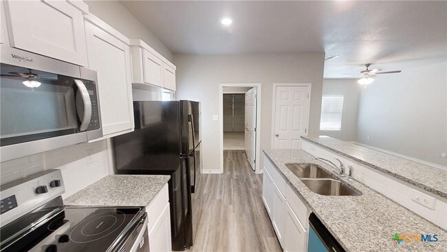 Building Photo - 2107 Wildewood Dr