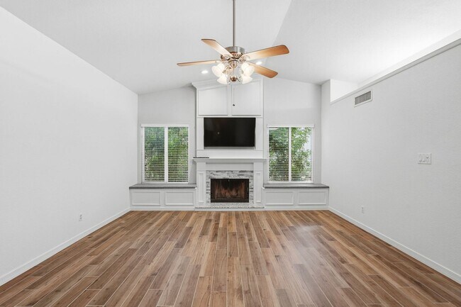 Building Photo - 4 Bed Home in Scottsdale Quarter!!