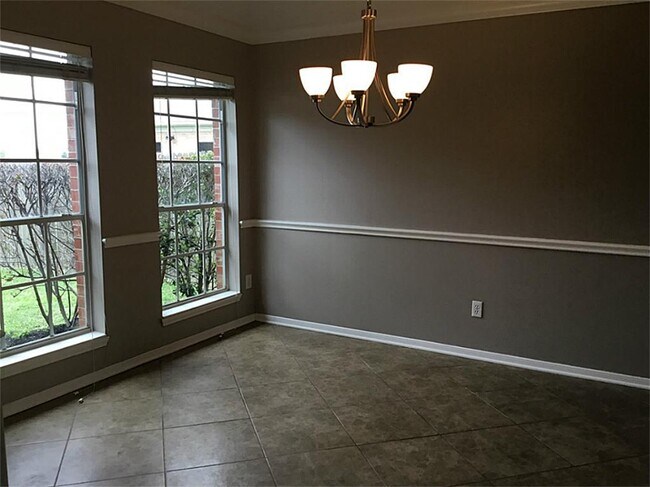 Building Photo - 22931 Palm Trail Dr