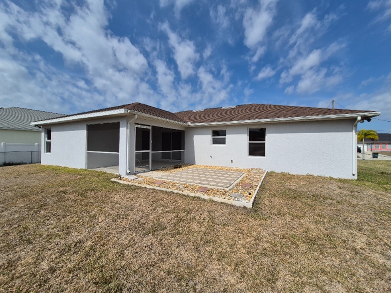 Building Photo - 1902 NW 14th Terrace