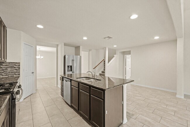 Building Photo - 16401 Olive Sparrow Dr