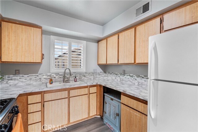 Building Photo - 9384 Roundup Dr