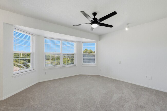 Building Photo - 17903 Ridge Lake Dr