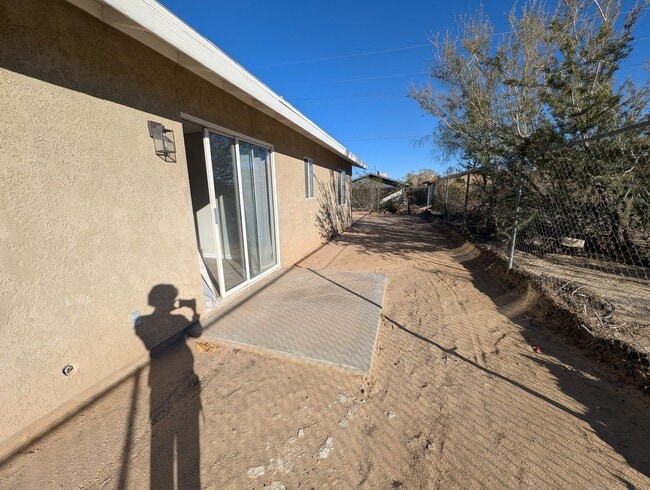 Building Photo - Perfect Family Home: 3-Bedroom, 2-Bath Gem