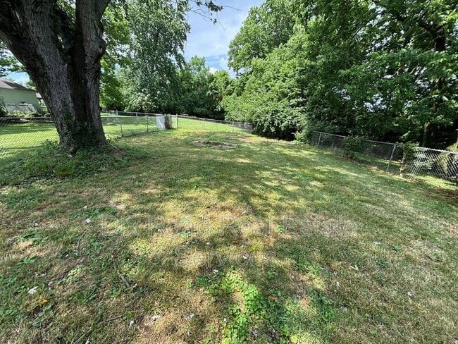 Building Photo - 3330 Van Zandt Dr