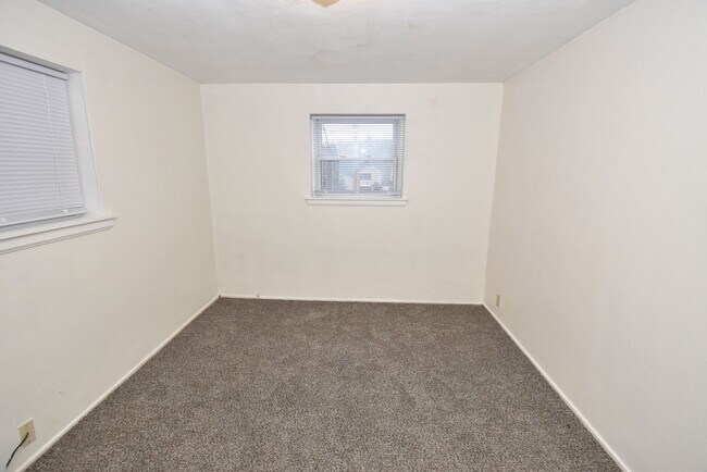 Building Photo - 1311 Montgomery Rd