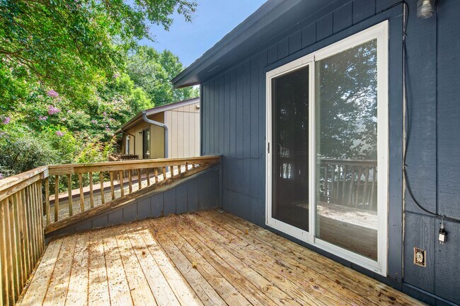 Building Photo - 3506 Parkwood Ave