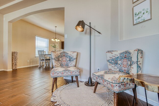 Building Photo - Westside area for Short or Long Term Rental(Completely Furnished) Beautiful 3 bed/2.5 baths