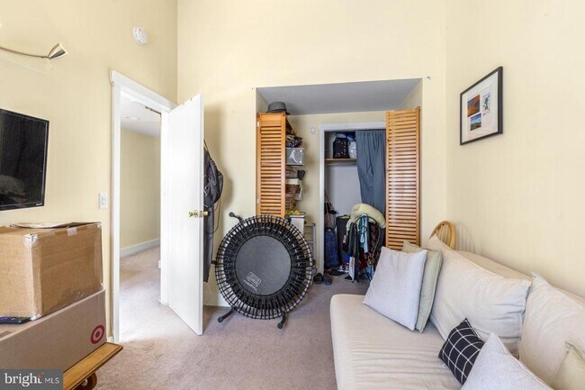 Building Photo - 620 S 18th St