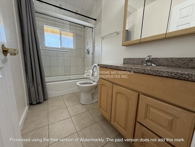 Building Photo - 2346 Montezuma Dr