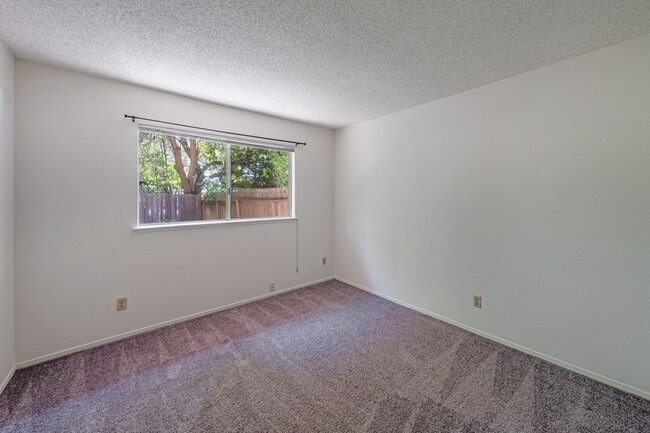 Building Photo - 4830 Suncrest Way
