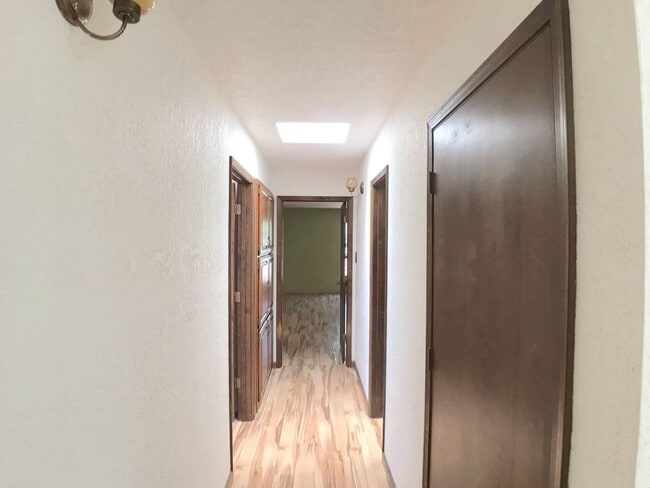 Building Photo - Spacious 2BR/2BA located on Golf Course in Rio Communities. Hardwood floors in living space. 2 Ca...