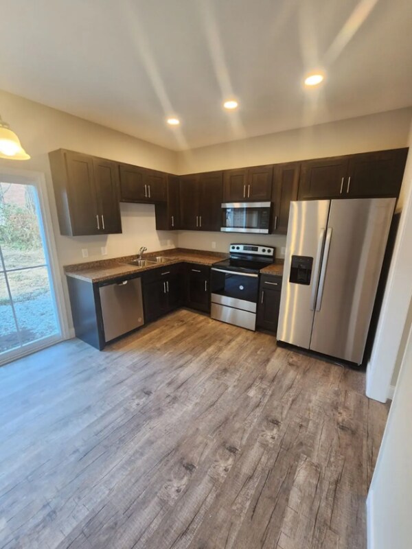 Building Photo - 107 Townview Dr