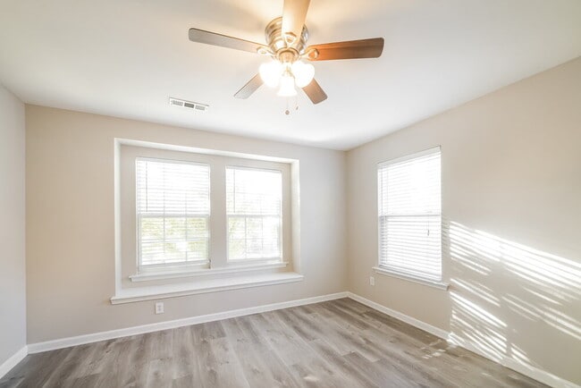 Building Photo - 50 Brookview Dr