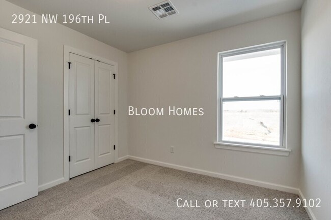 Building Photo - 2921 NW 196th Pl