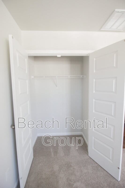 Building Photo - 1382 Speedway St