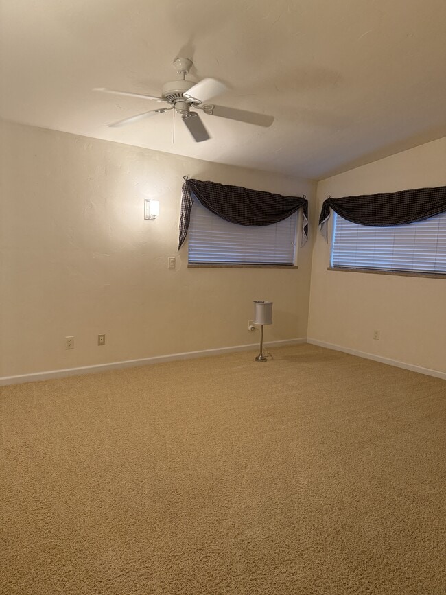 Building Photo - 111 E Driftwood Circle East