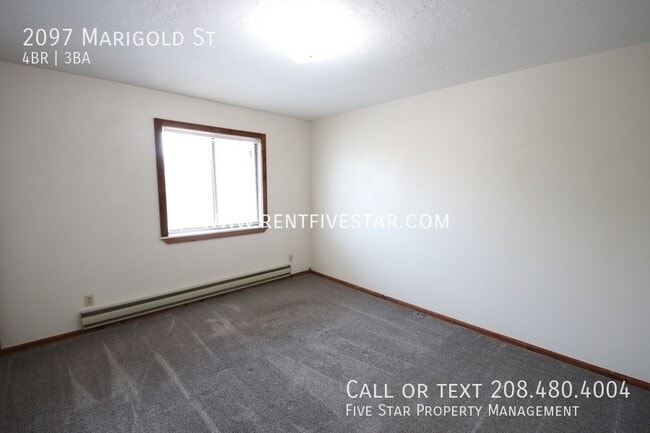 Building Photo - 2097 Marigold St