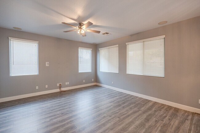 Building Photo - $3,500 For Lease Starting June 1, 2026 4 beds-2.5 Baths 2,421 Sq. Ft.  Amazing Gilbert 85298 Home...