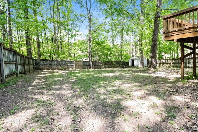 Building Photo - 6550 Hickory Crest Dr