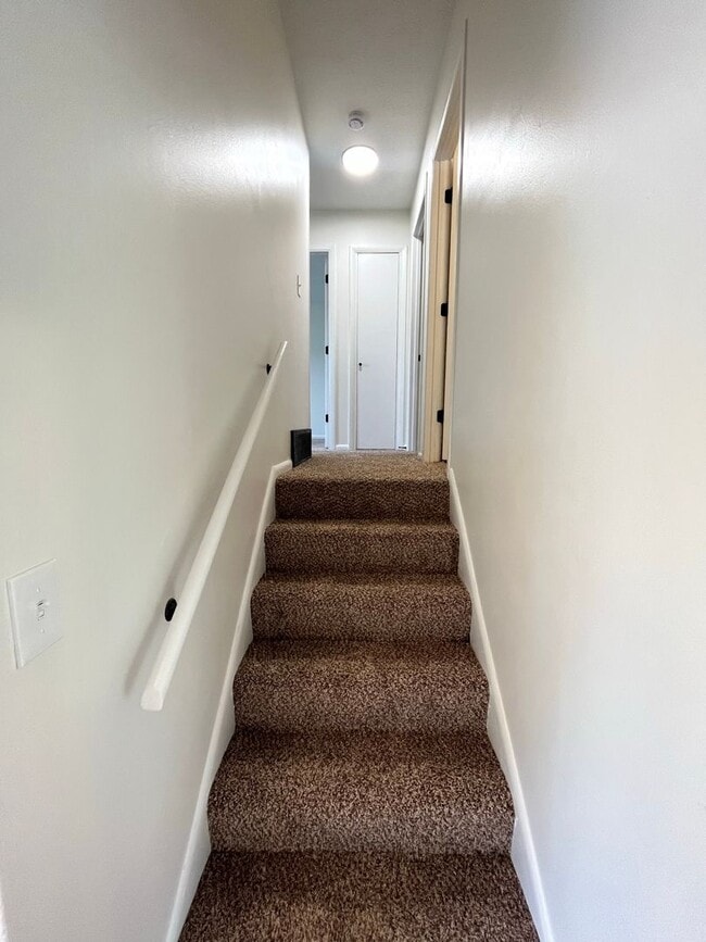 Building Photo - Charming 3 Bedroom Home with Finished Base...