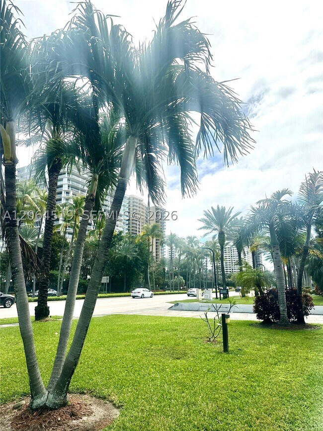 Building Photo - 10178 Collins Ave