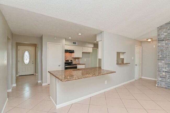 Building Photo - 10019 Overview Dr