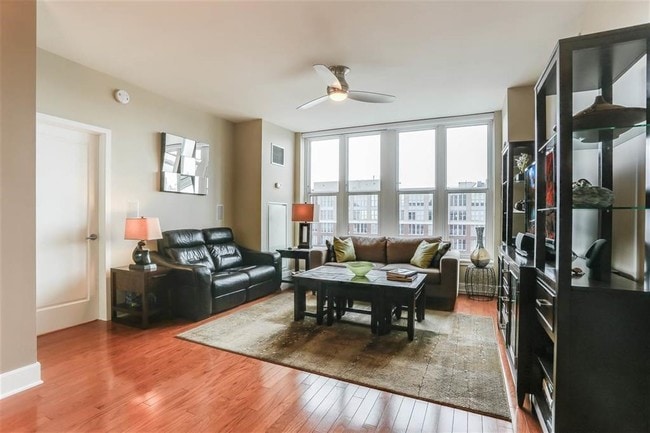 Building Photo - 1125 Maxwell Ln