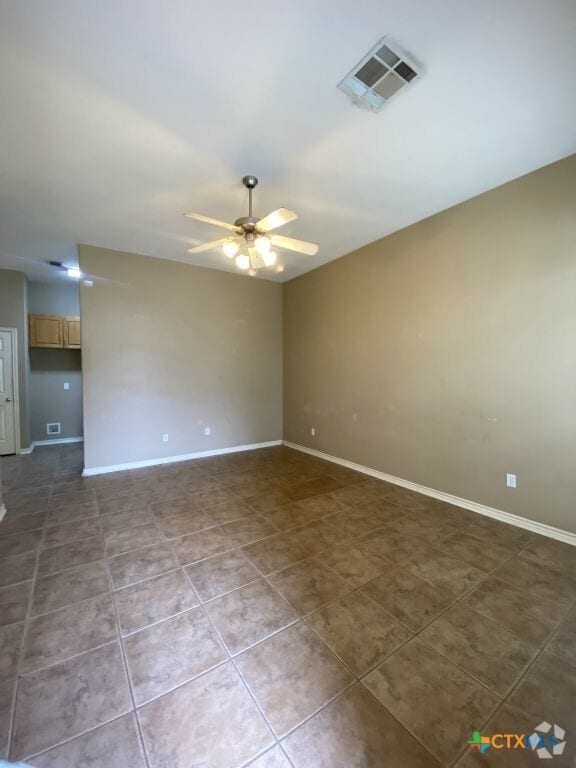 Building Photo - 816 Twin Oaks Dr