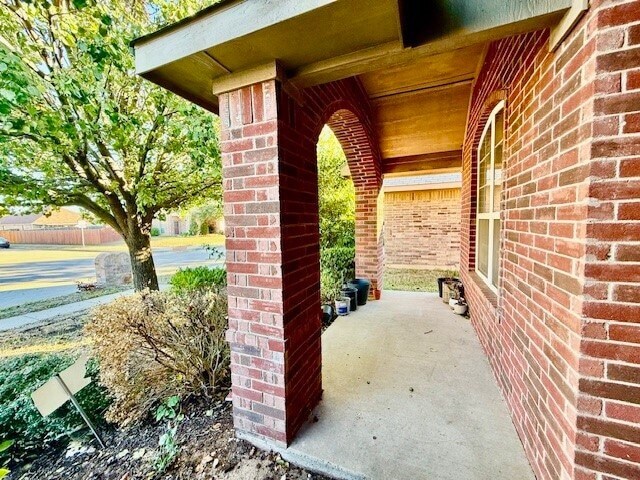 Building Photo - 8720 Flying Ranch Rd