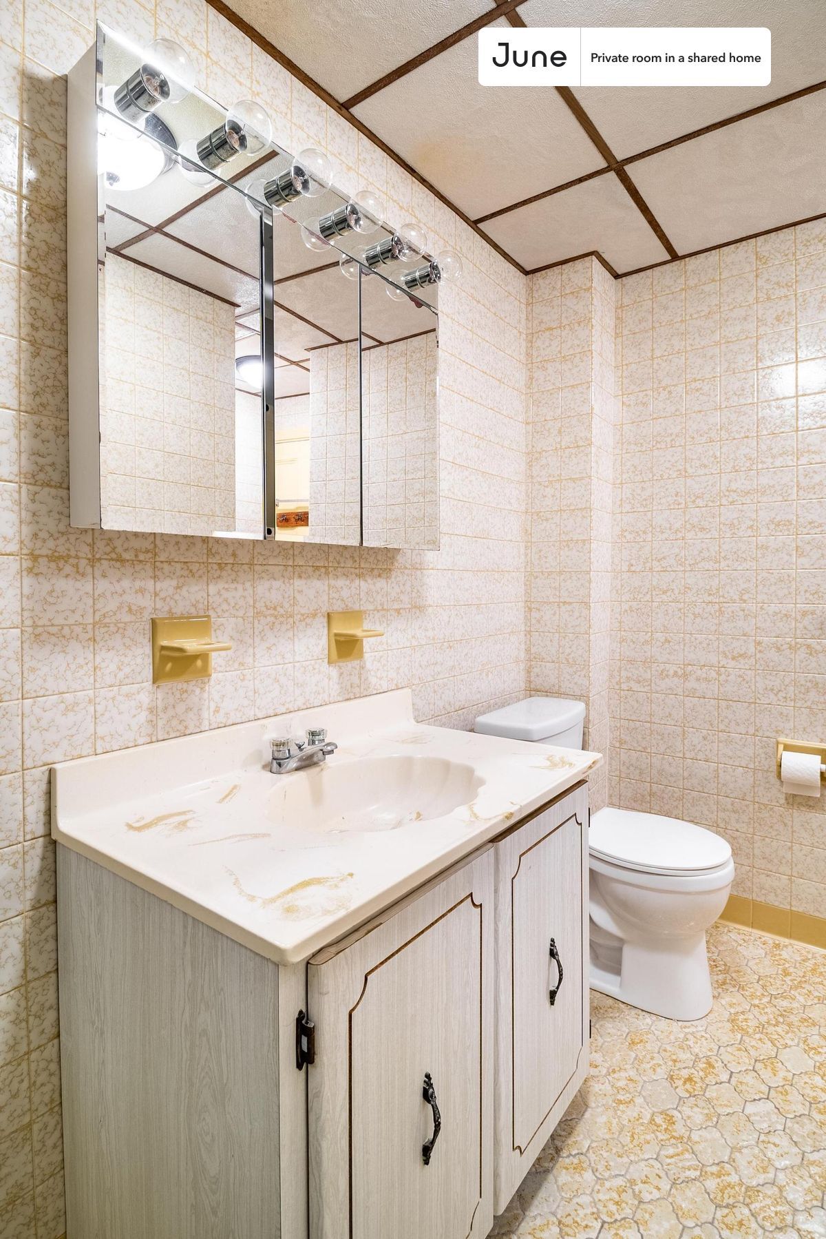 Building Photo - Room in Shared 5 bed/1 bath home in Somerville