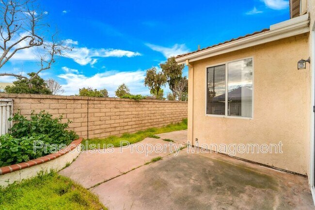 Building Photo - 8265 Gold Coast Dr