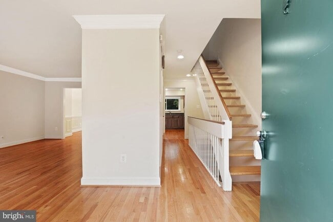 Building Photo - 2057 Golf Course Dr