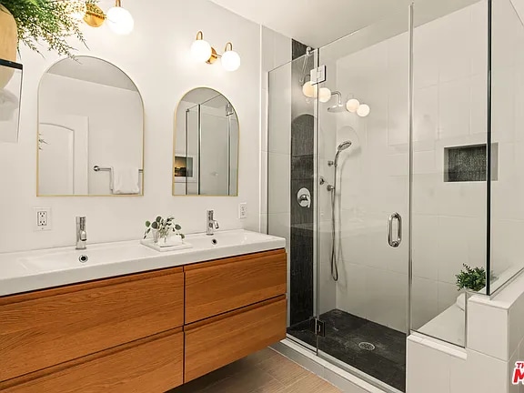 Building Photo - 3012 Bentley Ct