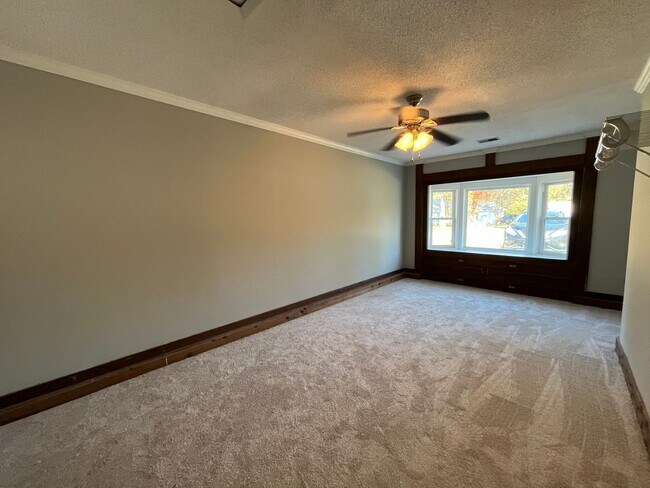 Building Photo - Charming Renovated 4 Bedroom Home