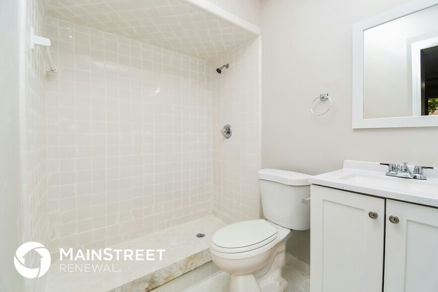 Building Photo - 576 Charles Carroll St