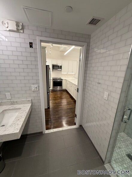 Building Photo - 190 High St