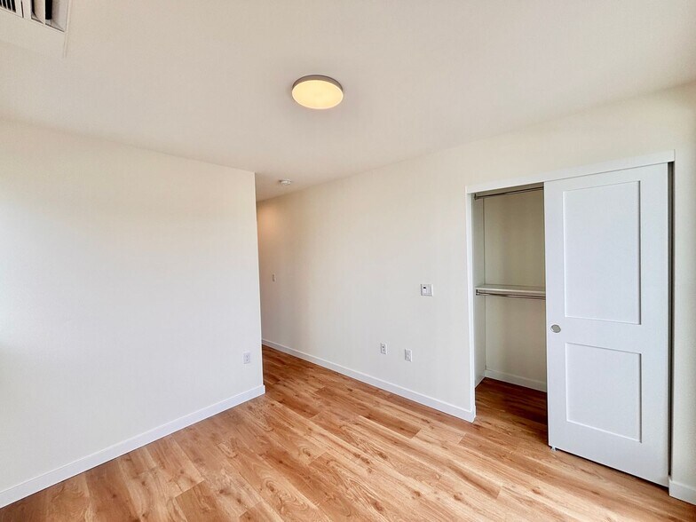 Building Photo - 3646 13th Ave W