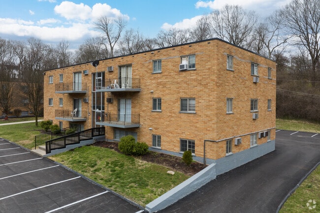 Building Photo - Renata Apartments