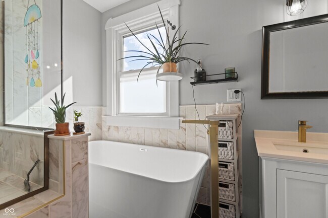 Building Photo - 1401 Marlowe Ave