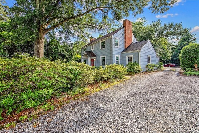 Building Photo - 220 Bradford Ave