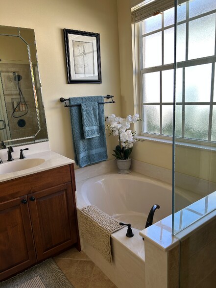 Building Photo - 20099 Seadale Ct