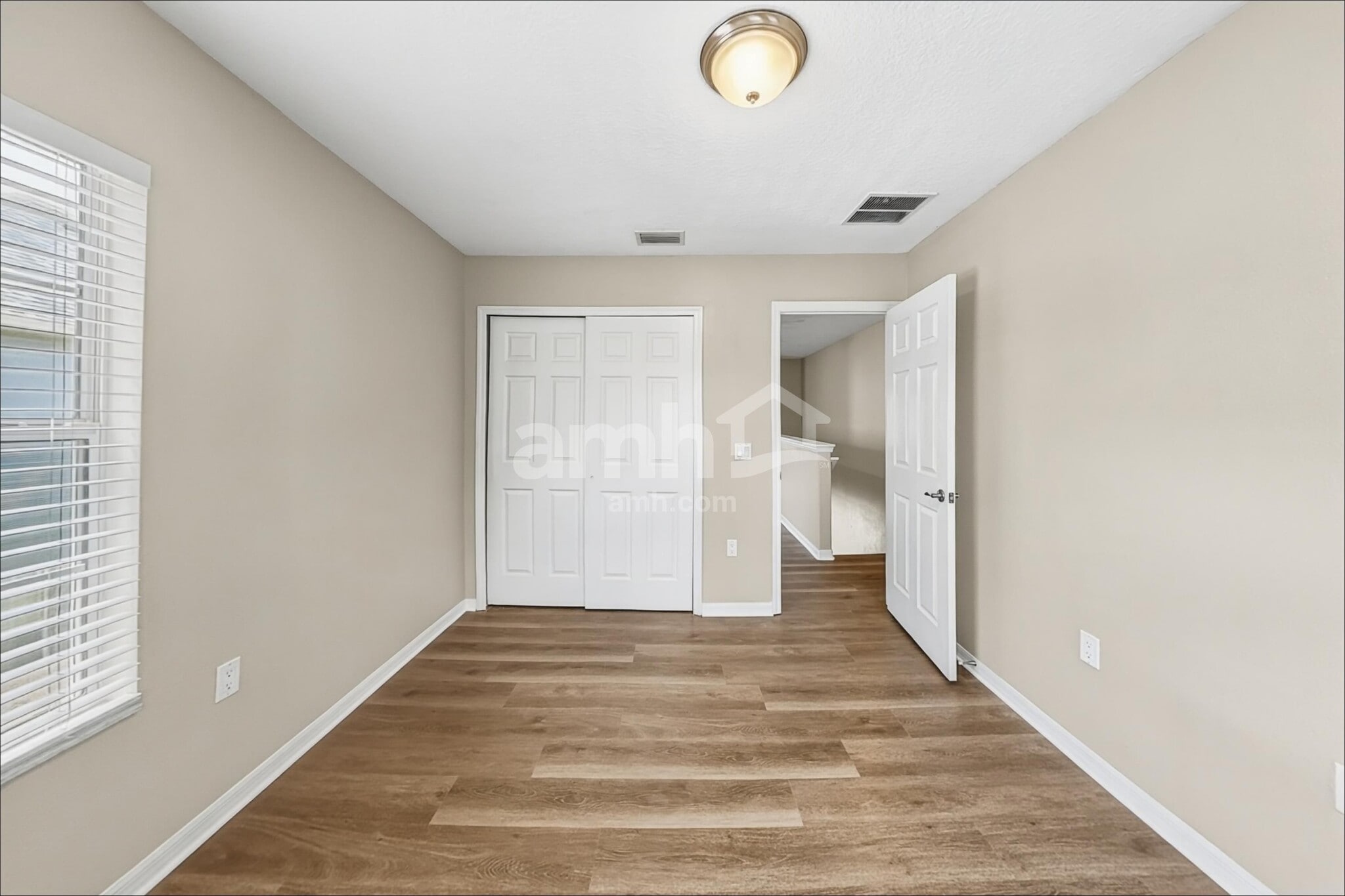 Building Photo - 11112 Silver Fern Way